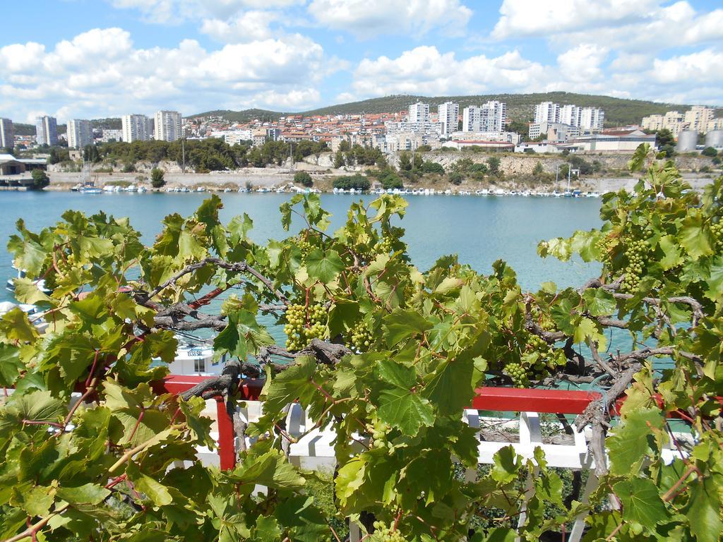 Apartments Ema Šibenik Екстериор снимка